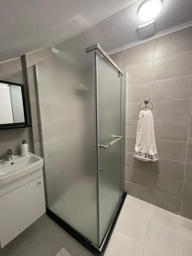 Guesthouse 12A Pristina Eksteriør bilde