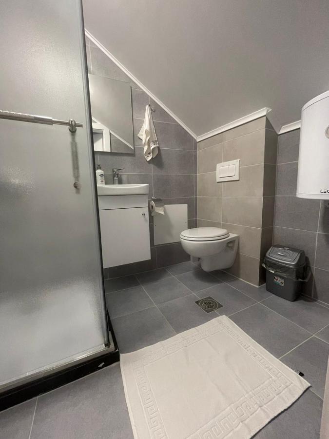 Guesthouse 12A Pristina Eksteriør bilde