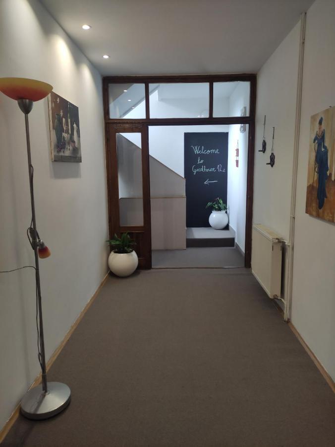 Guesthouse 12A Pristina Eksteriør bilde
